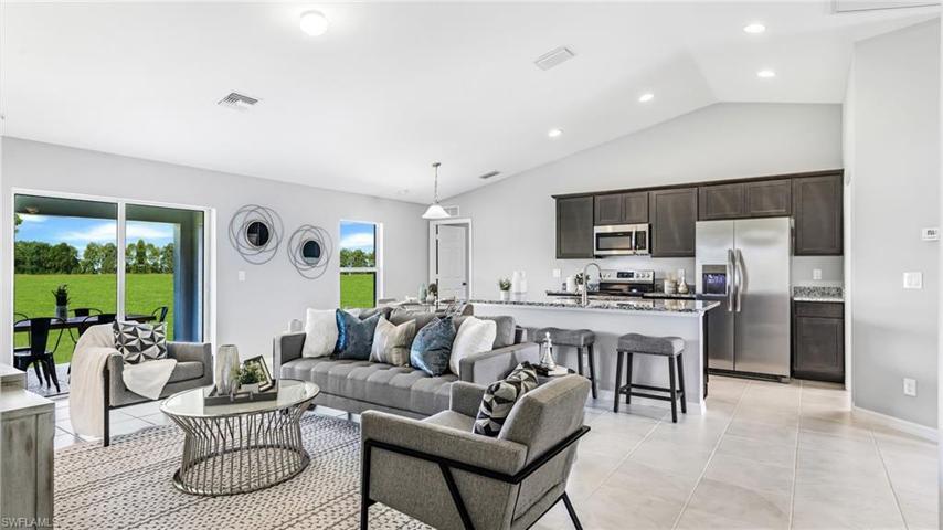 4113 NE 14th PL, CAPE CORAL FL 33909
