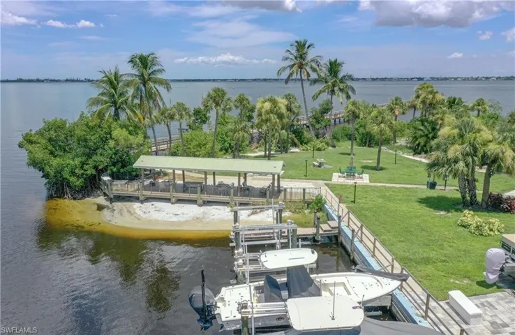 7105 Quail Run Ct W 2, Fort Myers, Florida 33908
