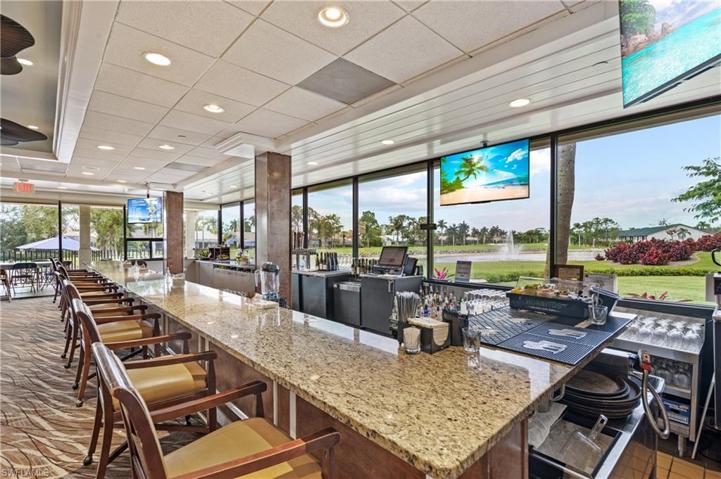 Lakeview Lounge