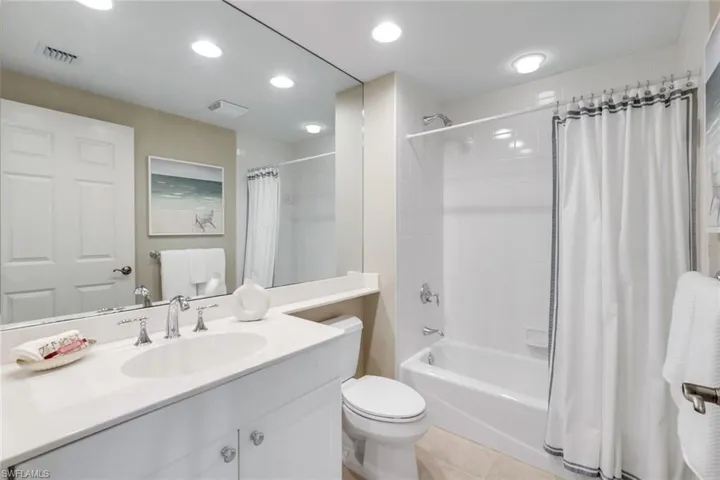 ensuite bath guest 2
