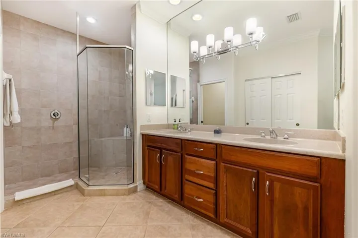 2001 Tarpon Bay Dr N # 202, Naples, Florida 34119