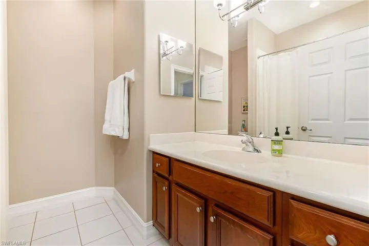2001 Tarpon Bay Dr N # 202, Naples, Florida 34119