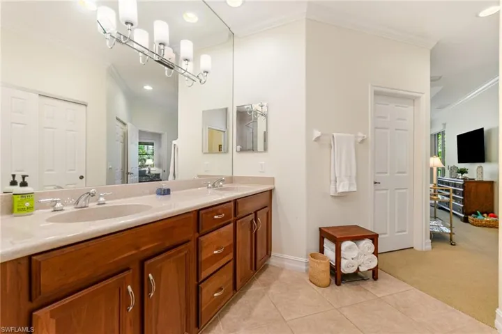 2001 Tarpon Bay Dr N # 202, Naples, Florida 34119