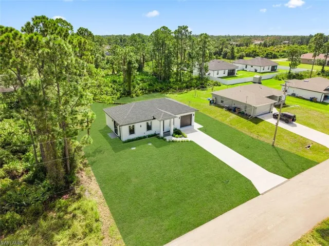 1005 Sw Brenton Ave, Lehigh Acres, Florida 33974