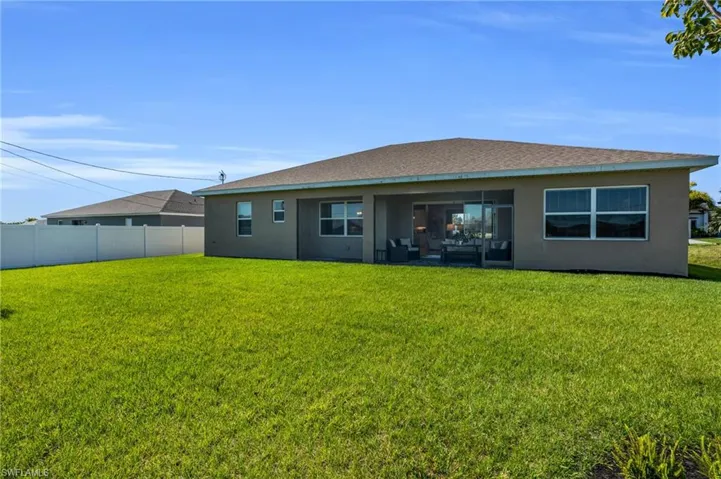 527 NE 6th  TER, Cape Coral, FL 33909