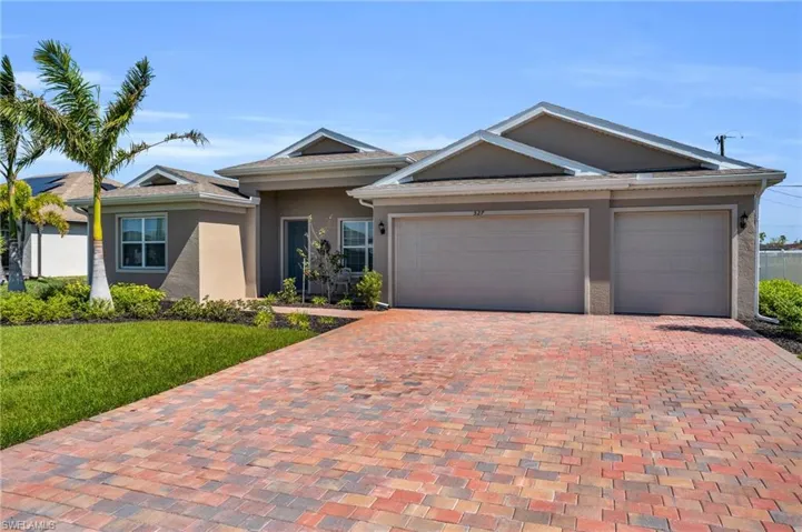 527 NE 6th  TER, Cape Coral, FL 33909