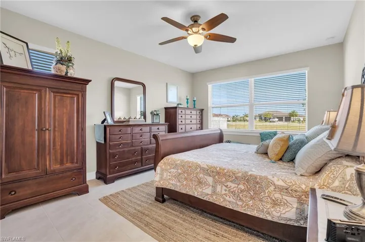 527 NE 6th  TER, Cape Coral, FL 33909