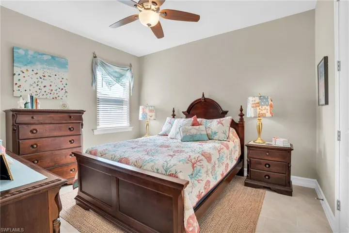527 NE 6th  TER, Cape Coral, FL 33909