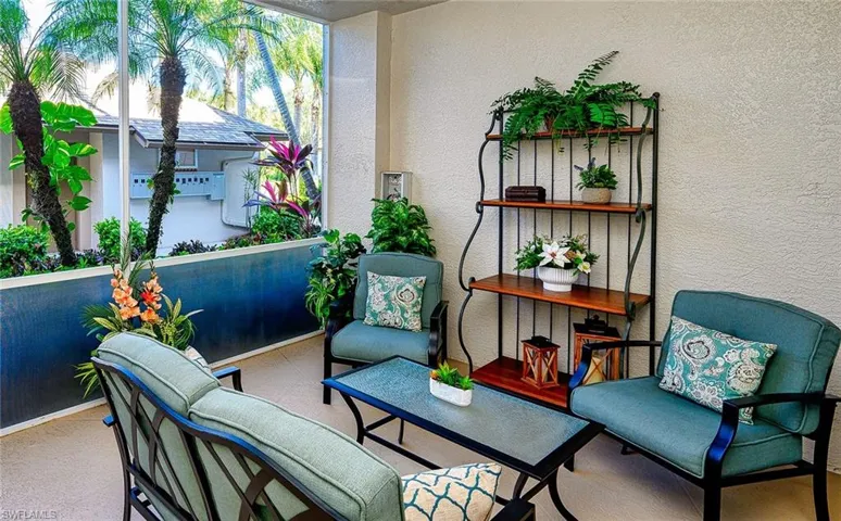 Large front lanai