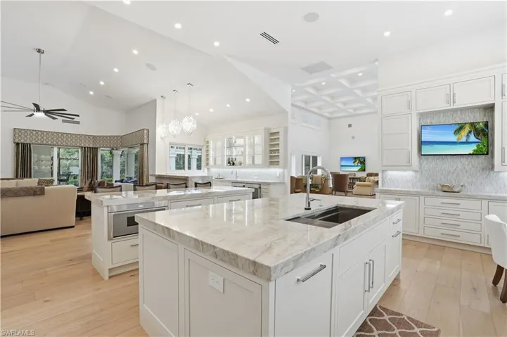 328 Sedgwick Ct, Naples, Florida 34108