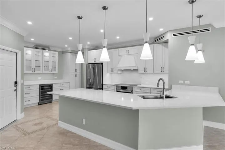 210 Waterside Cir 101, Marco Island, Florida 34145