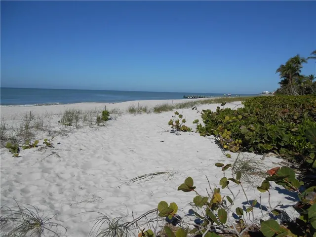 375 4th Ave N, Naples, Florida 34102