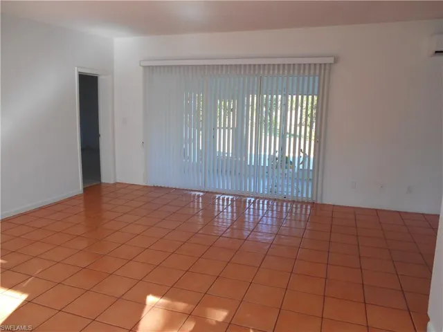 375 4th Ave N, Naples, Florida 34102