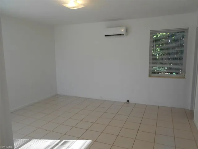 375 4th Ave N, Naples, Florida 34102