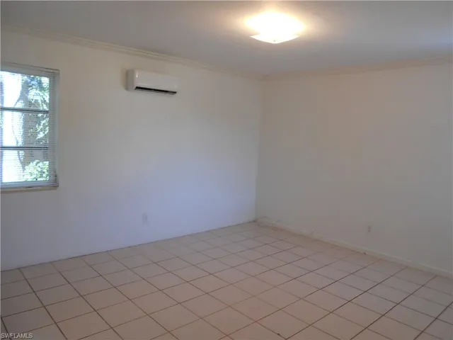 375 4th Ave N, Naples, Florida 34102