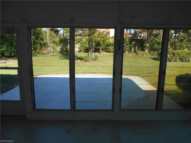 375 4th Ave N, Naples, Florida 34102