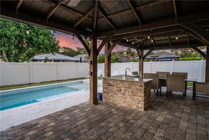 523 107th Ave N, Naples, Florida 34108