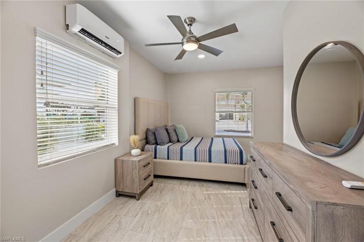 Guest Bedroom on first floor/Guest Suite