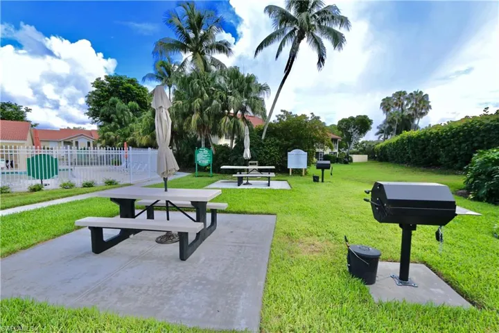 7730  Jewel  LN, Naples, FL 34109