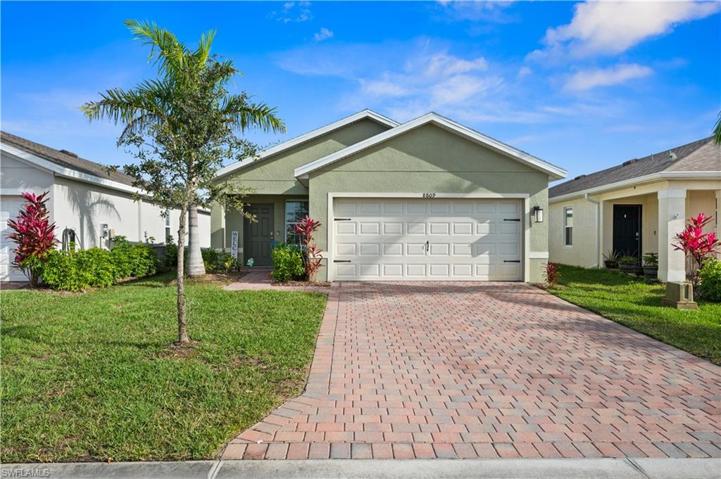 8809  Swell Brooks  CT, North Fort Myers, FL 33917