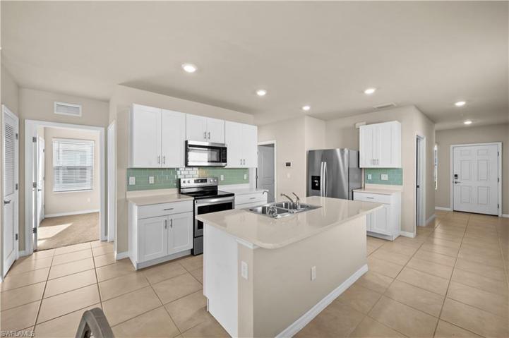 8809  Swell Brooks  CT, North Fort Myers, FL 33917