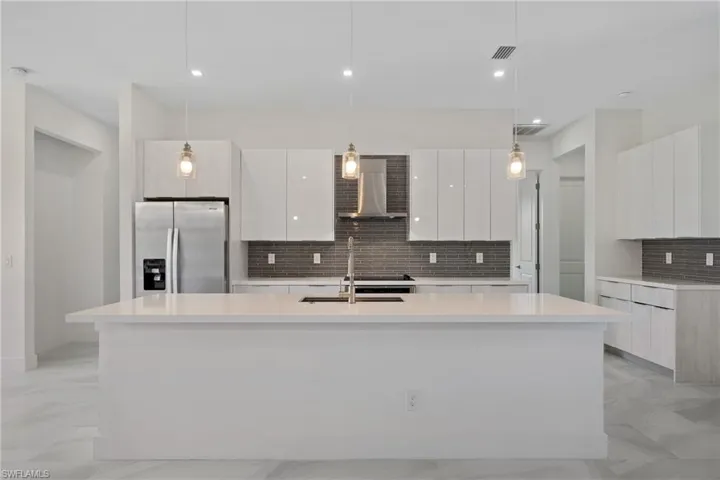 17200  Mint  LN, Punta Gorda, FL 33955