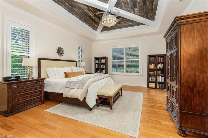 LARGE MASTER ROOM