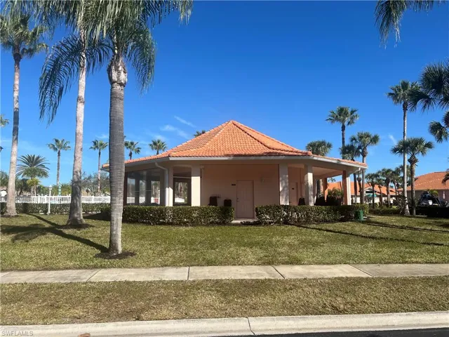 View of front of home featuring a front yard