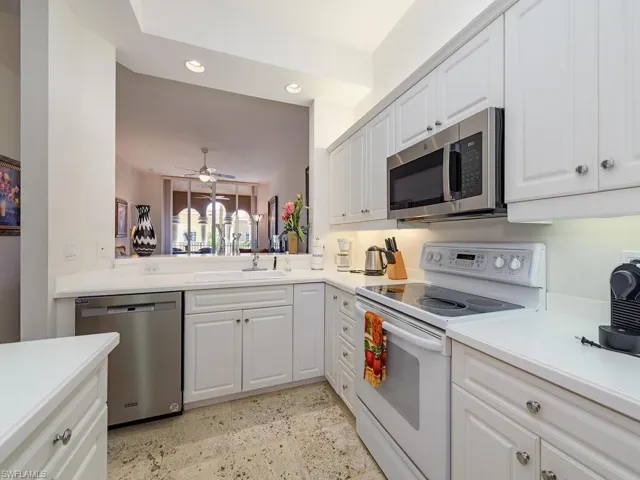 410  Bayfront  PL, Naples, FL 34102