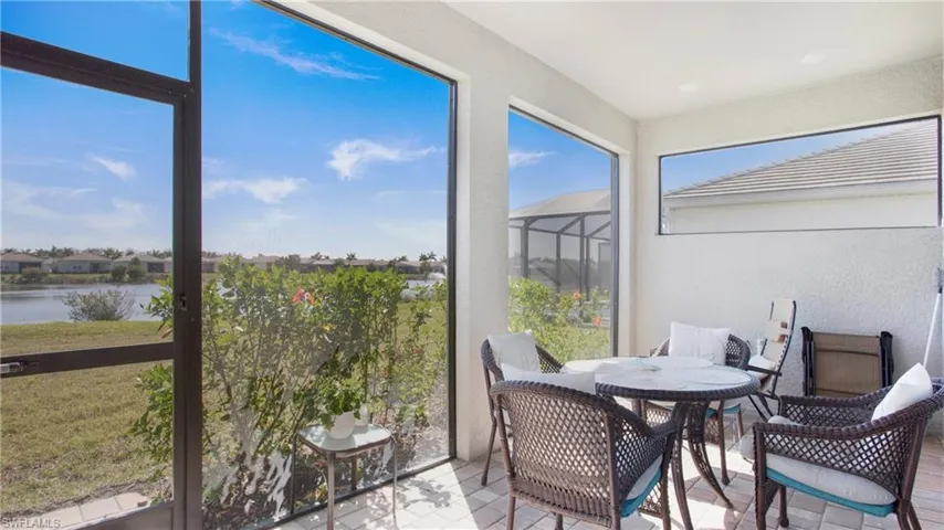 Screened in lanai - waterview