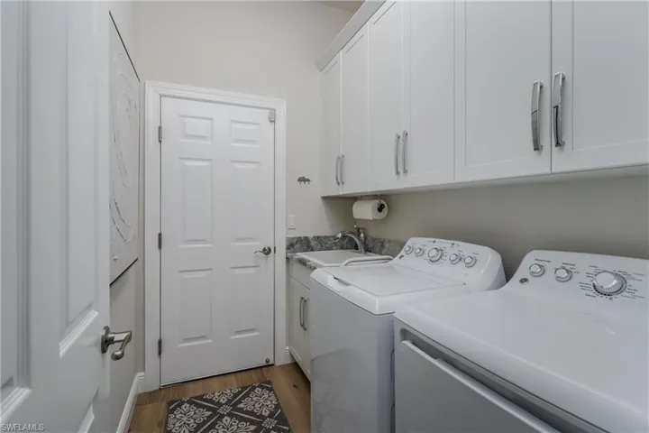 6495 Waverly Green Way, Naples, Florida 34110