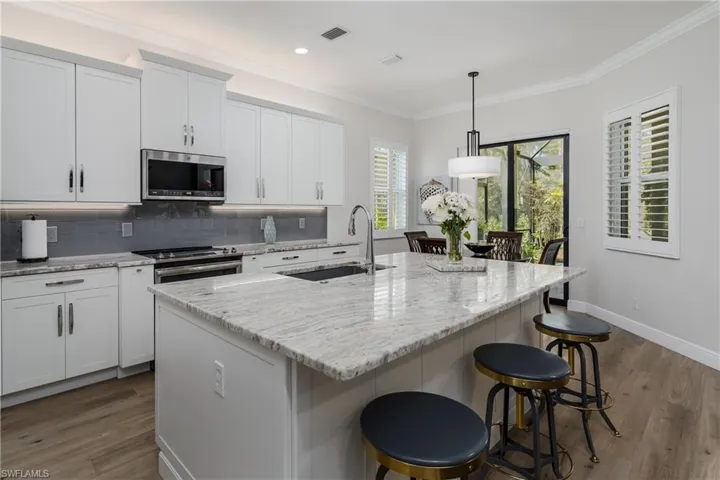 6495 Waverly Green Way, Naples, Florida 34110