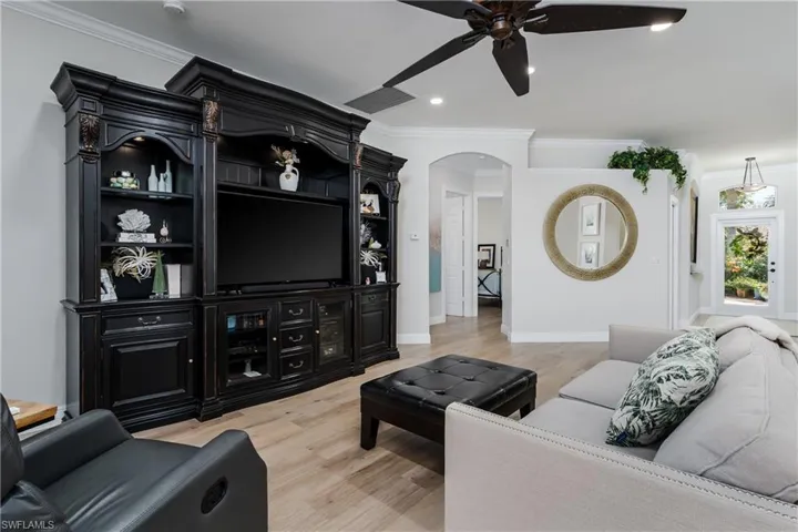 6495 Waverly Green Way, Naples, Florida 34110