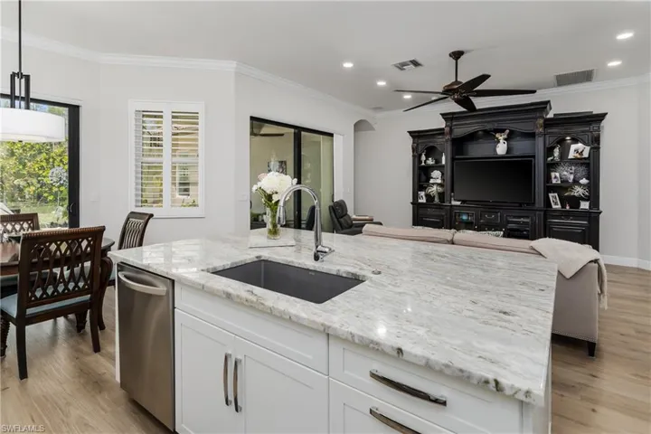 6495 Waverly Green Way, Naples, Florida 34110