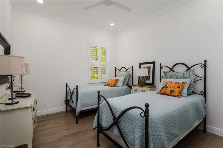 6495 Waverly Green Way, Naples, Florida 34110