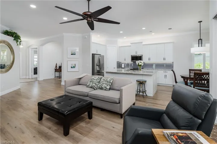 6495 Waverly Green Way, Naples, Florida 34110