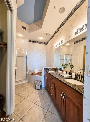 2797 First St 2002, Fort Myers, Florida 33916