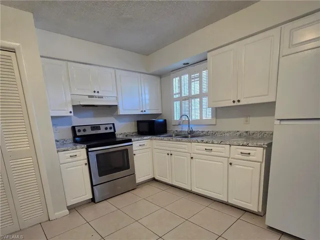 3325  Airport N RD, Naples, FL 34105