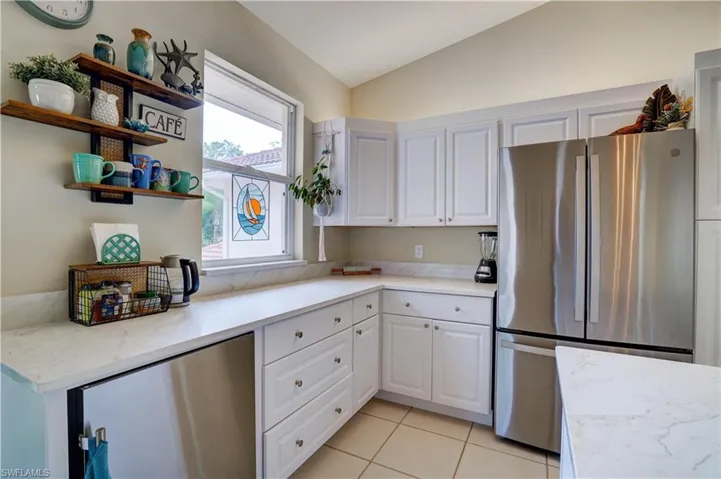 509 Robin Hood Cir 202, Naples, Florida 34104