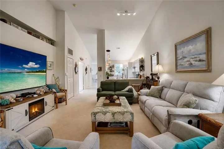509 Robin Hood Cir 202, Naples, Florida 34104