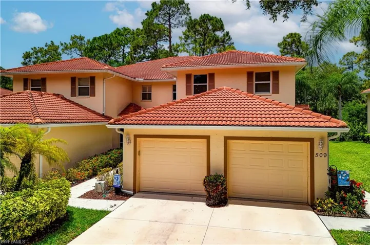 509 Robin Hood Cir 202, Naples, Florida 34104