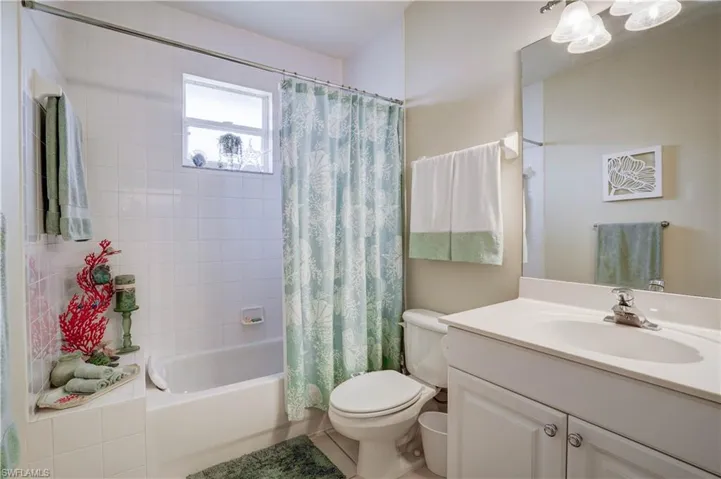 509 Robin Hood Cir 202, Naples, Florida 34104