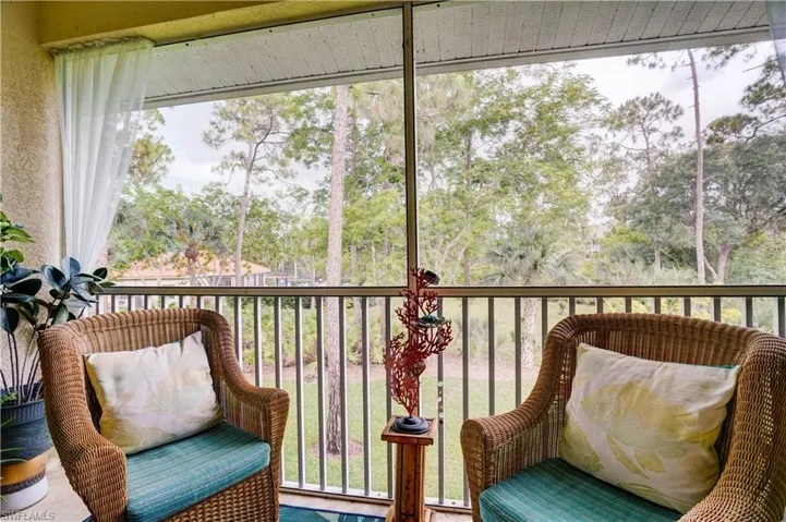 509 Robin Hood Cir 202, Naples, Florida 34104