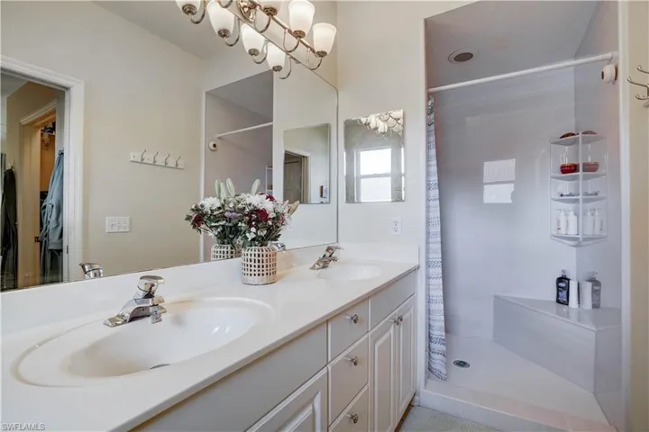 509 Robin Hood Cir 202, Naples, Florida 34104