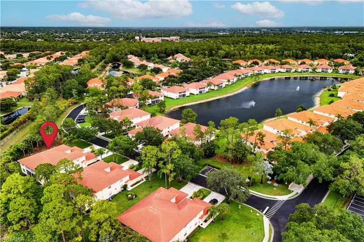509 Robin Hood Cir 202, Naples, Florida 34104