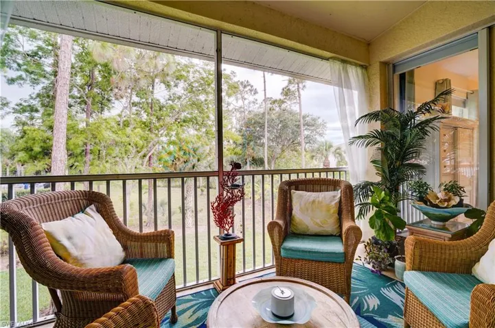 509 Robin Hood Cir 202, Naples, Florida 34104