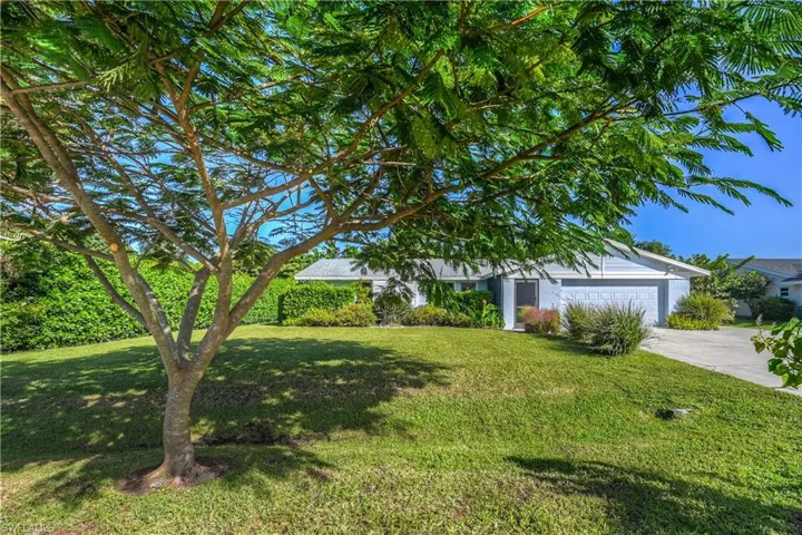 2367 Outrigger Ln, Naples, Florida 34104