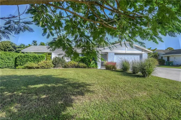 2367 Outrigger Ln, Naples, Florida 34104