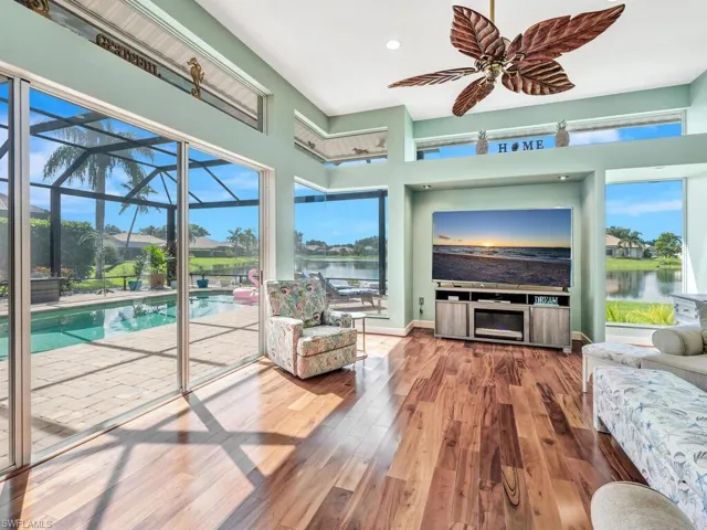Breathtaking views and brazilian wood floors.