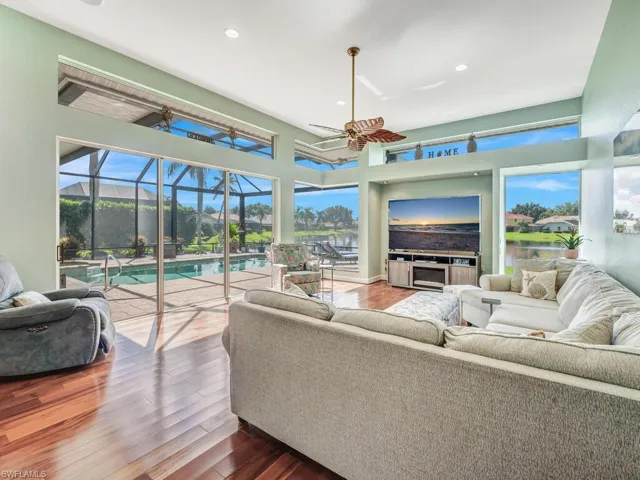 Breathtaking views and brazilian wood floors.